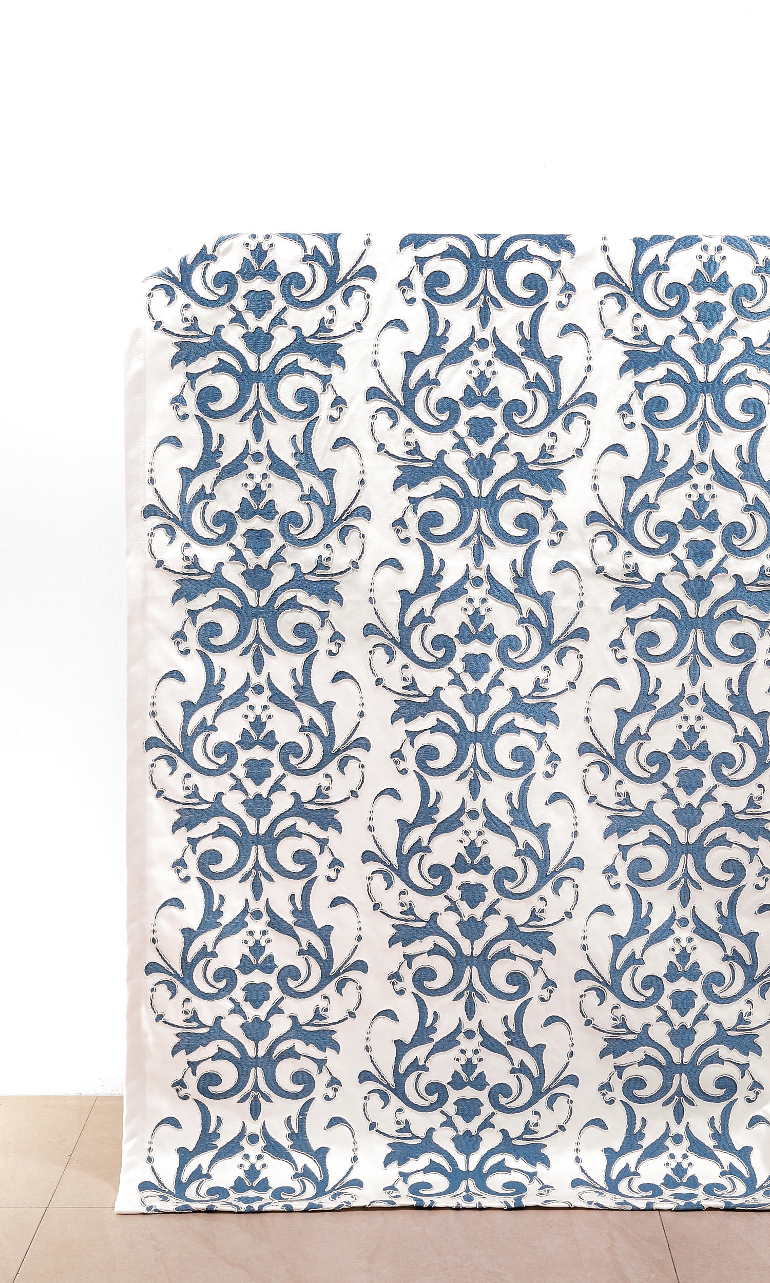 Damask Fabric Blinds (White/ Blue)