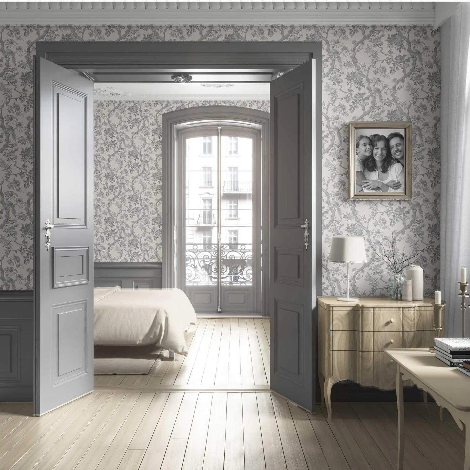 Floral Toile/ Bird Print Chinoiserie Living Room Wallpaper (Dove Grey/ Off-White)