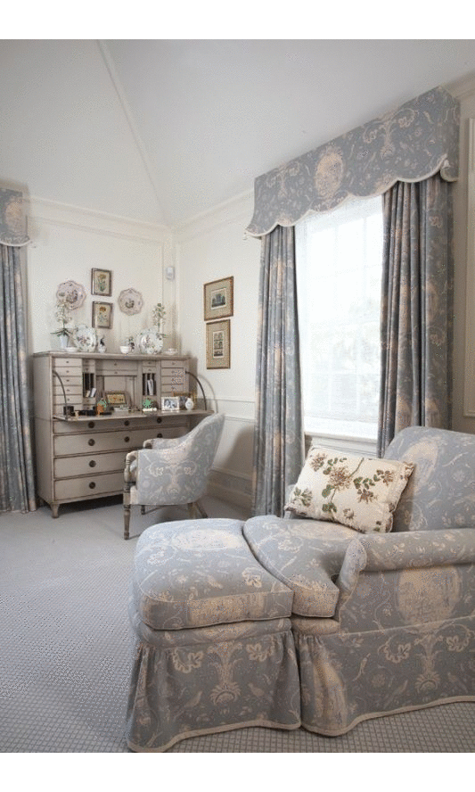 Scalloped valance with curtains