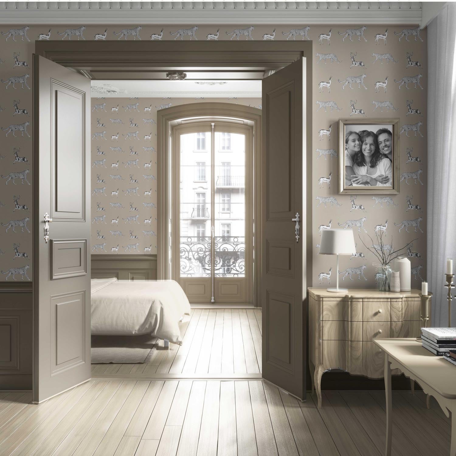 Leopard Animal Print Living Room Wallpaper (Beige/ White/ Greige)
