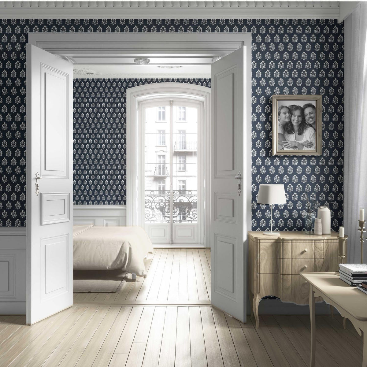 Vintage-Inspired Botanical Floral Block Print Living Room Wallpaper (Navy Blue/ White)